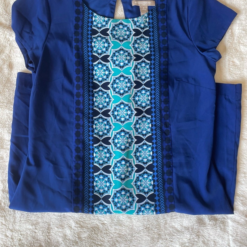 Banana Republic Blue and Aqua Patterned Blouse